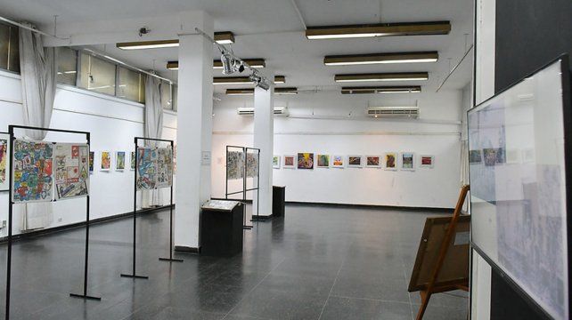 Desde el viernes pasado se expone Una vida grabada - Muestra Antológica del Artista Plástico Luis Bourband. Las obras estarán expuestas hasta el día 31