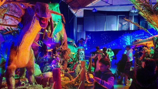 La experiencia inmersiva de dinosaurios ya puede visitarse en Paraná