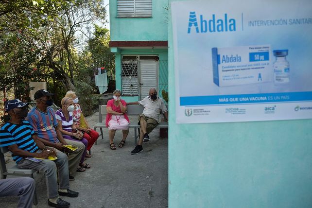 Cuba comenzó a inmunizar con  dos vacunas que son creación propia