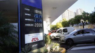 El precio de la nafta súper volvió a subir este lunes en Rosario y ya cuesta 1.800 pesos