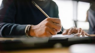 Aprendizaje sin fronteras: Cómo estar a la vanguardia de un sector sin hablar inglés