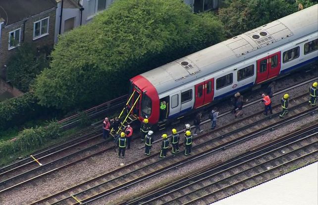 Evacuación de pasajeros en el tren donde ocurrió el atentado.&nbsp;