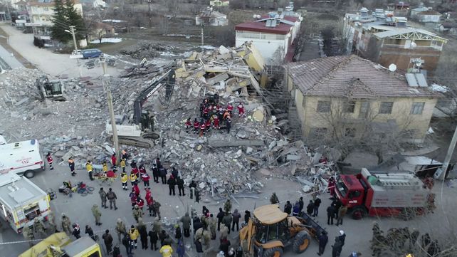 Un sismo en Turquía dejó 29 muertos y 1.243 heridos