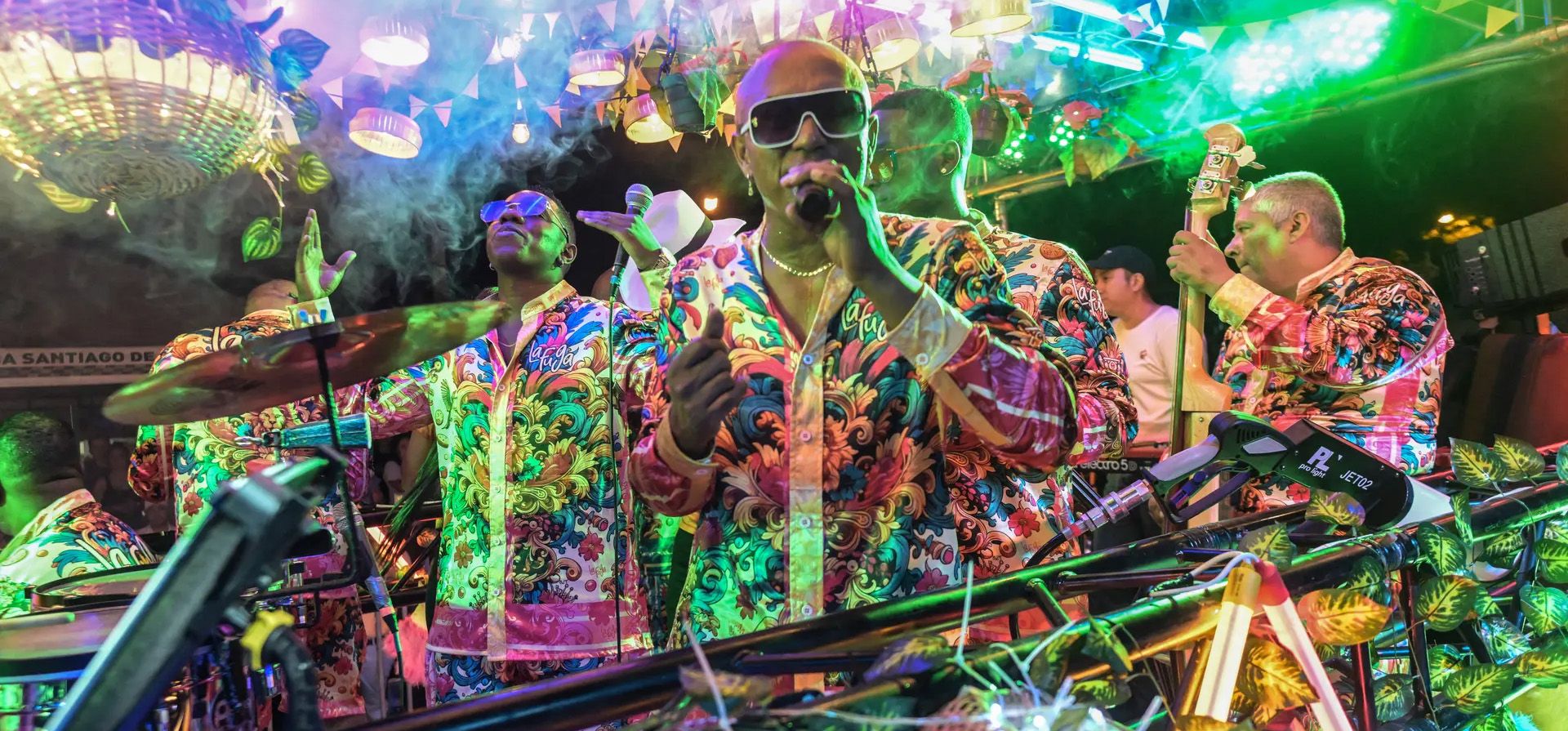Una banda de salsa se presenta durante un desfile en el Salidódromo en el marco de la Feria de, Cali, Colombia. Fotografía: Joaquín Sarmiento/AFP/Getty Images Una banda de salsa se presenta durante un desfile en el Salidódromo en el marco de la Feria de, Cali, Colombia. Fotografía: Joaquín Sarmiento/AFP/Getty Images
