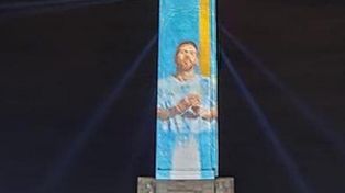 Homenaje a los rosarinos campeones: el Monumento se viste de gala para festejar la Copa del Mundo