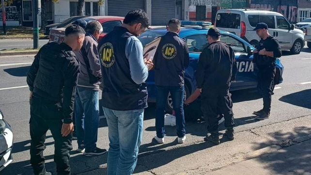 Detuvieron a dos policías por apremios ilegales y robo