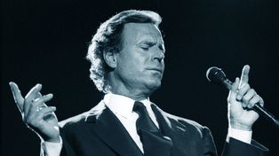 Julio Iglesias, autor de Me olvidé de vivir, nació en Madrid el 23 de septiembre de 1943.