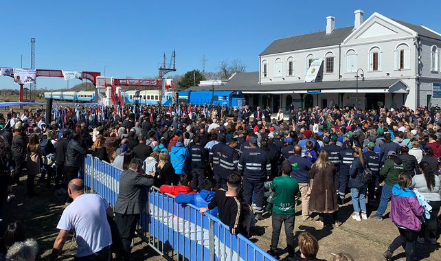 Fernández sobre la vuelta del servicio Rosario-Cañada de Gómez: El tren hace falta en la Argentina