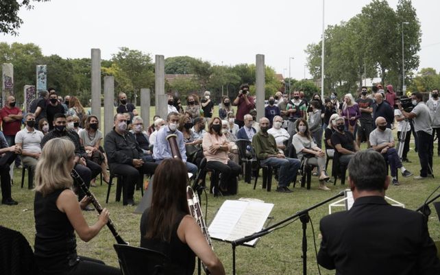 Memoria, verdad y justicia: un árbol por Juane Basso, símbolo de la lucha persistente