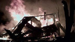 Un hombre que iba a ser excluido del hogar por violencia de género debió ser rescatado al incendiar su casilla, en Federación