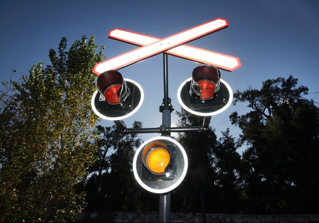 El Tren Urbano contará con un sistema de señalización en cada cruce de calle