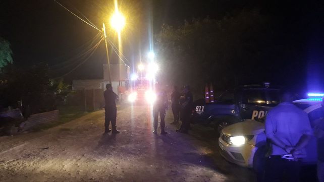 Allegados al joven fallecido prendieron fuego a la casa donde vive su suegra.