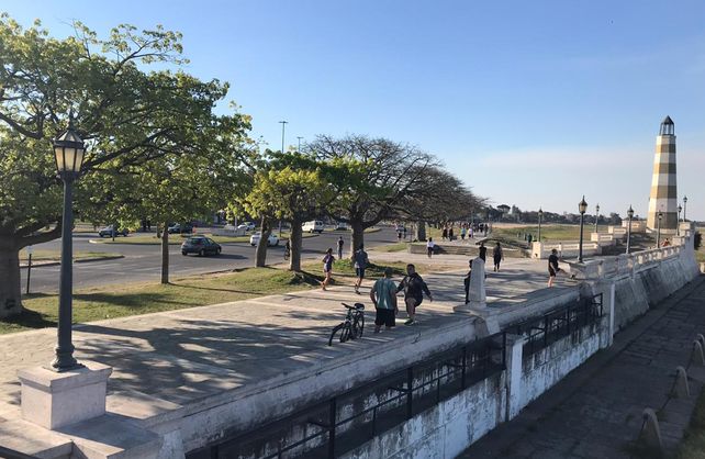 Con una costanera muy vigilada