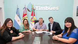 Antonio Fiorenza, recibió al secretario de Gobierno, Regiones y Municipios, Horacio Ciancio, y a la diputada Silvana Di Stefano quienes realizaron la entrega de fondos que permitirán la expansión del sistema de videovigilancia en Timbúes.