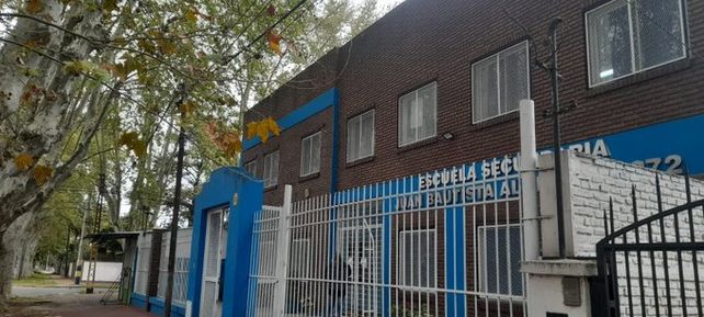 La Escuela Juan Bautista Alberdi. Los alumnos de quinto año siguieron viaje a Córdoba cuando se confirmó que el compañero estaba fuera de peligro.&nbsp;