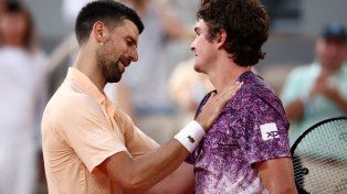 Fonseca eliminó a Djokovic y pasó a los octavos de final en Roland Garros
