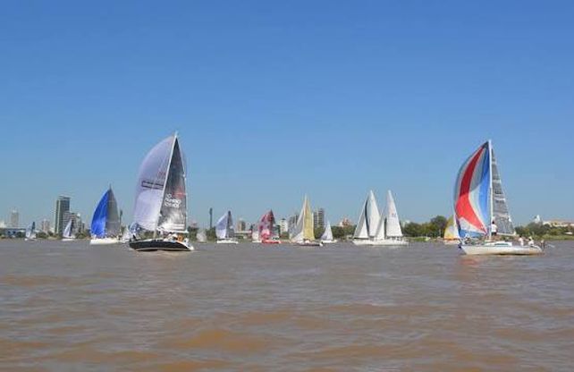 El río a pleno: la tradicional regata Rosario-Arroyo Seco vuelve a salir a escena
