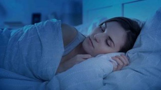 ¿Por qué es importante hacia qué lado dormimos?