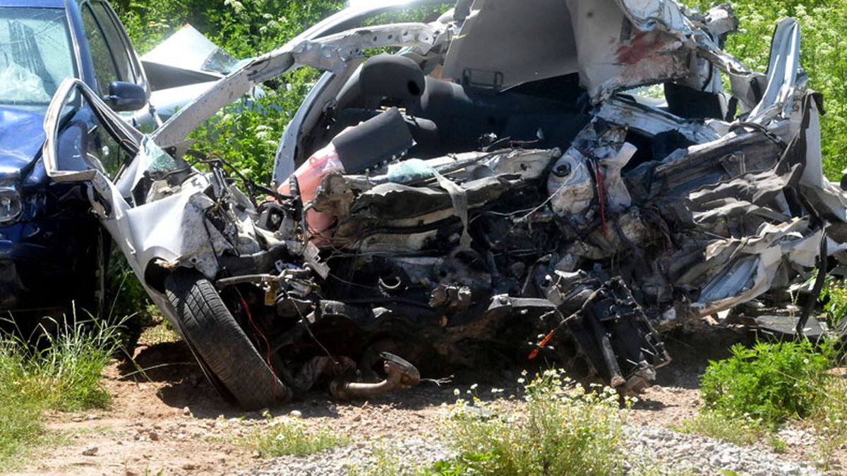 Suman Seis Los Muertos Tras Un Choque Entre Un Colectivo Y Un Auto