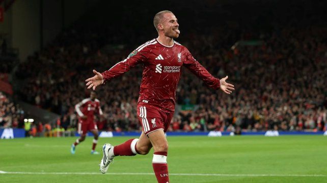 Liverpool eliminó a Tottenham con un gol y doblete de asistencias de Mac Allister