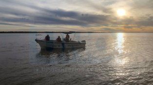 Hallaron el cuerpo del pescador que cayó al río Paraná