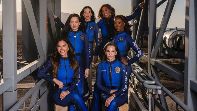 La cantante Katy Perry estuvo más de tres minutos en el espacio
