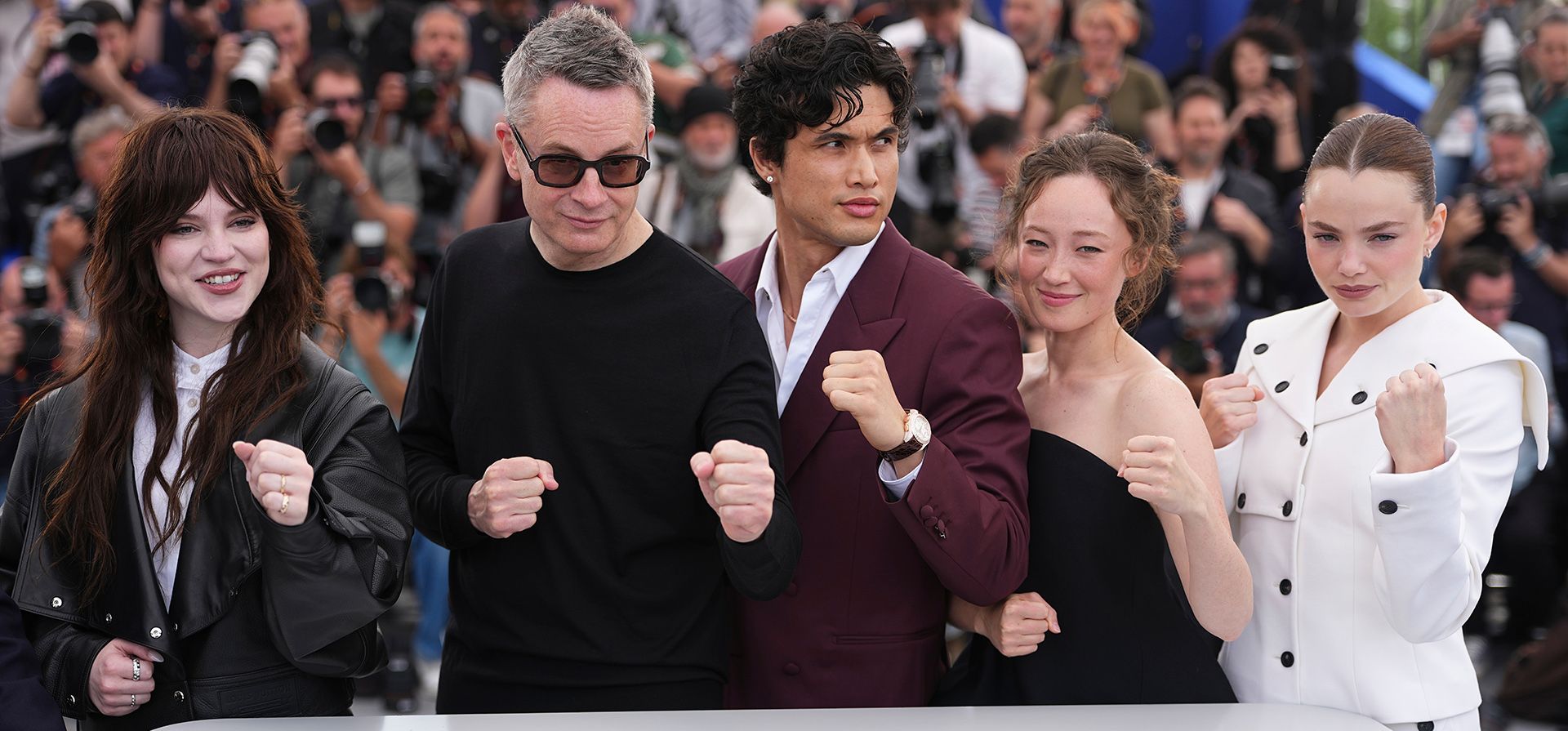 Sophie Thatcher, de izquierda a derecha, el director Nicolas Winding Refn, Charles Melton, Havana Rose Liu y Kristine Froseth posan para los fotógrafos en la sesión fotográfica de la película 'Her Private Hell' durante el 79º Festival Internacional de Cine de Cannes, en el sur de Francia, el martes 19 de mayo de 2026. (Foto de Scott A Garfitt/Invision/AP) Sophie Thatcher, de izquierda a derecha, el director Nicolas Winding Refn, Charles Melton, Havana Rose Liu y Kristine Froseth posan para los fotógrafos en la sesión fotográfica de la película 'Her Private Hell' durante el 79º Festival Internacional de Cine de Cannes, en el sur de Francia, el martes 19 de mayo de 2026. (Foto de Scott A Garfitt/Invision/AP)