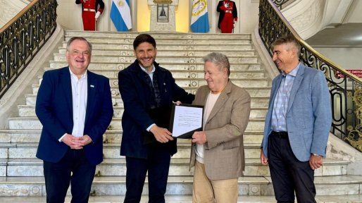 Pullaro se reunió con Eduardo Duhalde y lo comparó con Raúl Alfonsín