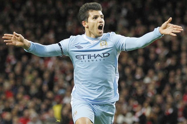 Agüero abrió el camino para la goleada del Manchester City
