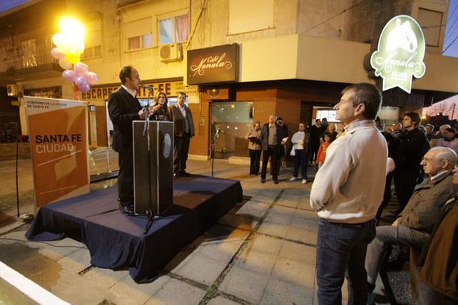 Nueva iluminación en López y Planes