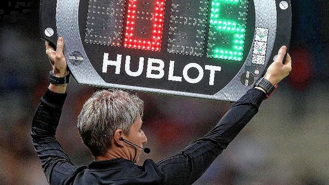 FIFA extendió los cincos cambios hasta finales de 2022