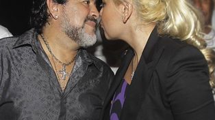 Diego sigue en Dubai pero mandó un lujoso regalo de cumpleaños