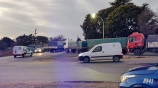 La protesta de los transportistas comenzó este miércoles a las 6 y se registran importante congestión en varias rutas del Gran Rosario.
