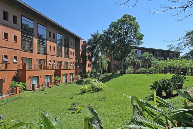 Paisajes verdes y confort abundan en Iguazú Grand, ofreciendo relax a los viajeros en estas vacaciones.