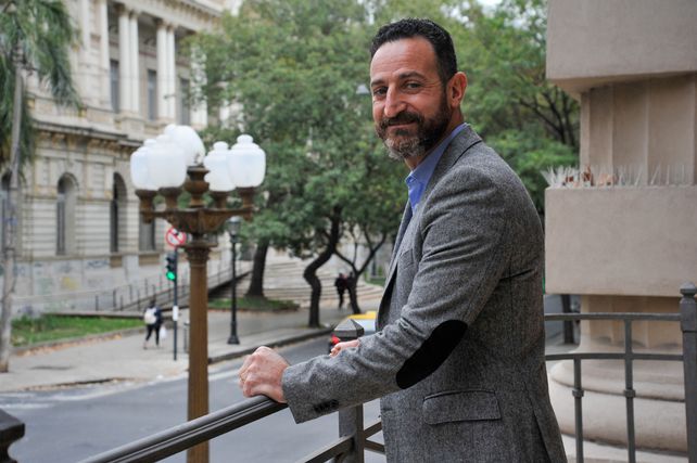 “Seguiré acompañando la gestión desde donde esté”