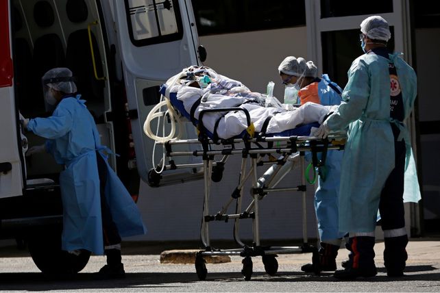 Asistencia. Un paciente es ingresado a un hospital de Brasilia.