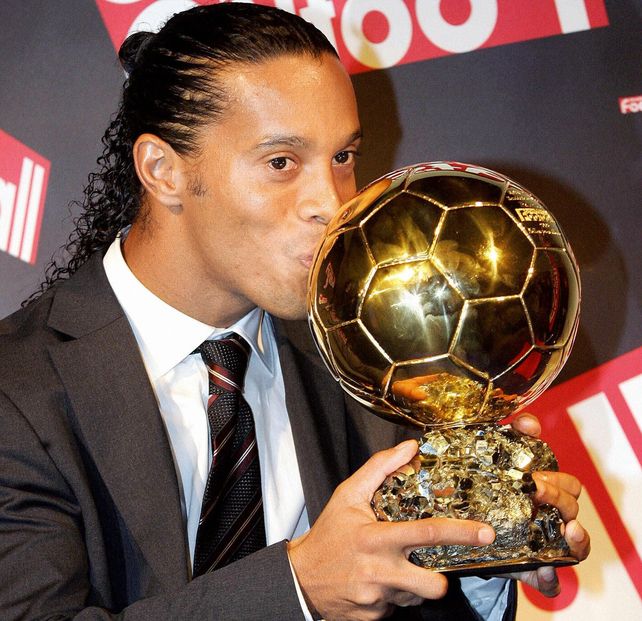 El retiro. Ronaldinho anunció su adiós de las canchas luego de dos años de su último partido.