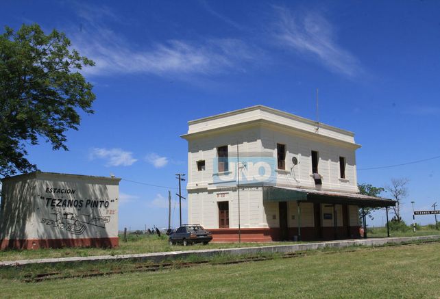 La Estación de tren usurpada.    Foto UNO/Juan Ignacio Pereira