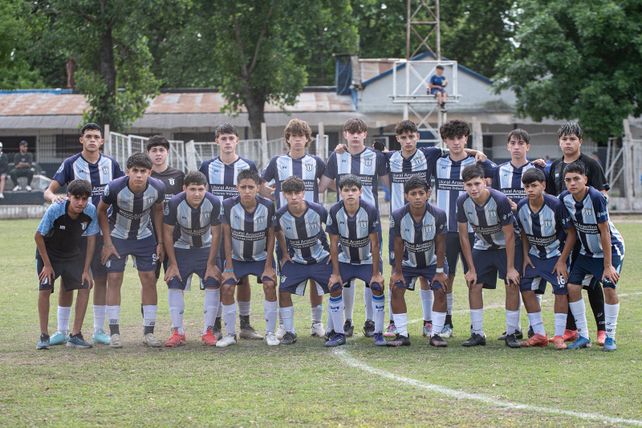 Octava división. Campeona invicta del torneo Apertura Con 41 puntos sobre 45 posibles.  Ganó 13 partidos, empató 2 y no perdió. DT: Matías Felice, Tomás Antoniutti ayudante y  Guido Tejeda preparador físico. 