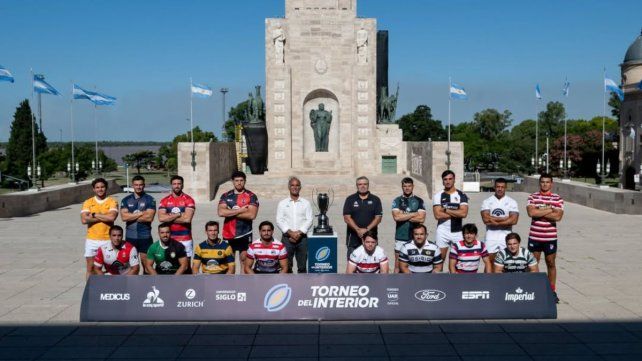 Los representantes de los 16 equipos durante la presentación del Torneo del Interior en Rosario.
