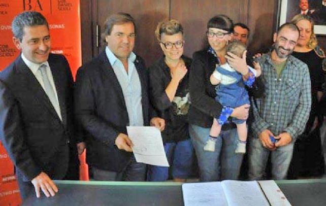 Por primera vez, un bebé tendrá triple filiación