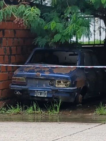 Hallaron un cadáver dentro de un auto en Paraná