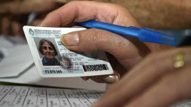 Solamente con el documentos de identidad físicos (no digital) se puede votar este domingo.