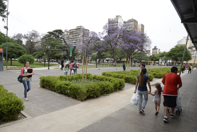 Vecinos del centro objetan los cambios en la plaza Sarmiento