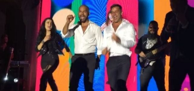Ricky Martin bailó como lo hacía con Menudo