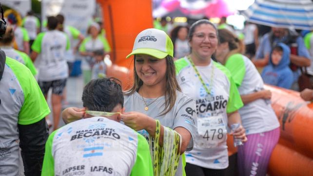 Cerca de 3 mil atletas participaron en el Maratón del Becario.