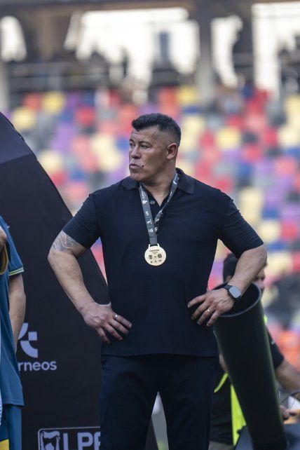 Luchador. El DT de Central Jorge Almirón siempre mantuvo el perfil bajo y no contestó las críticas.&nbsp;