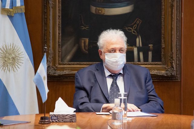 González García puso en duda que la vacuna contra el coronavirus llegue en diciembre