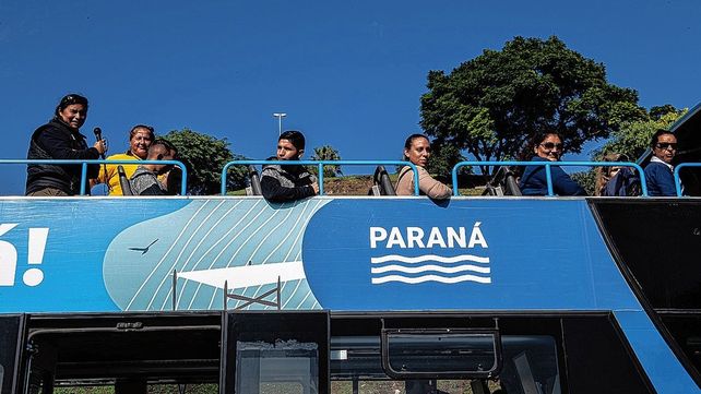 El bus turístico de Paraná hace viajes gratis para vecinos