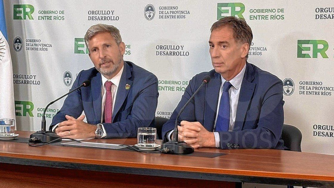 Duro. No nos van a amedrentar, dijo Rogelio Frigerio sobre los equipos hallados en sus oficinas. Duro. No nos van a amedrentar, dijo Rogelio Frigerio sobre los equipos hallados en sus oficinas.